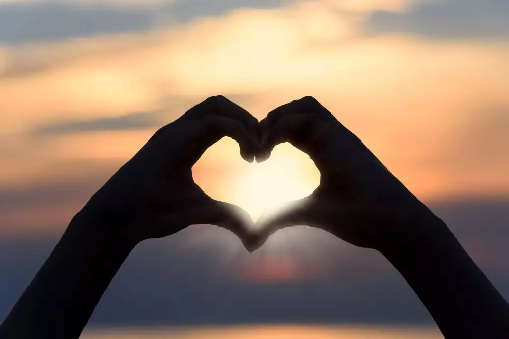 135 Kata-kata bijak cinta romantis © 2022 berbagai sumber 135 Kata-kata bijak cinta romantis © 2022 berbagai sumber