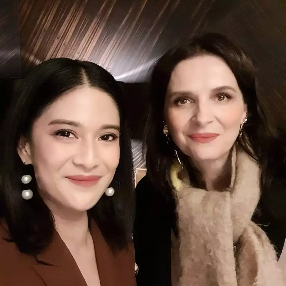 5 Pesona Dian Sastro bareng seleb manca, nggak kalah keren © 2019 brilio.net