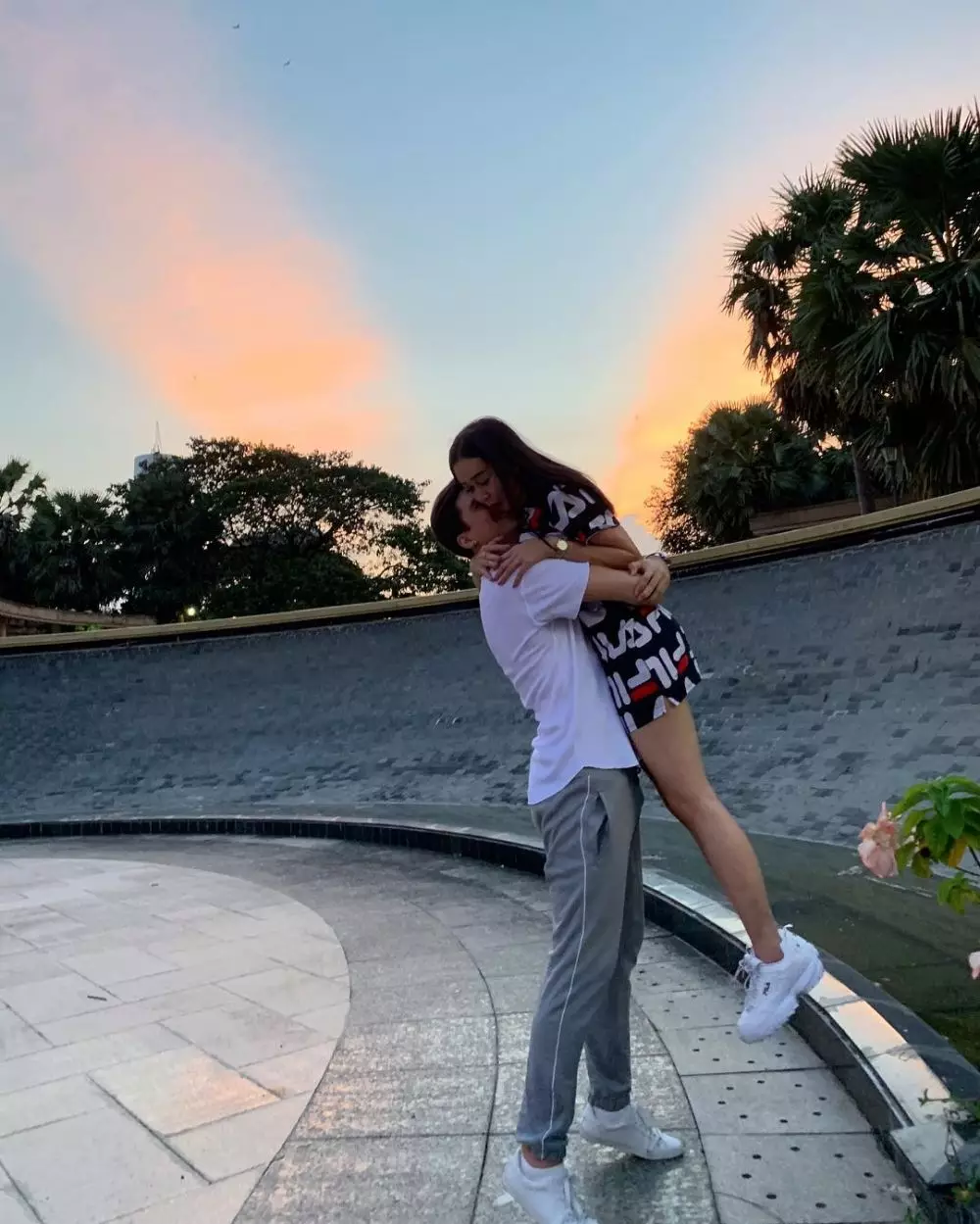 5 Kisah asmara Aura Kasih dengan Eryck Amaral, bantah cerai © 2019 brilio.net