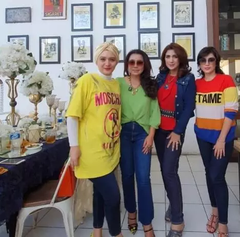 pesona ibu tania nadira  Instagram pesona ibu tania nadira  Instagram