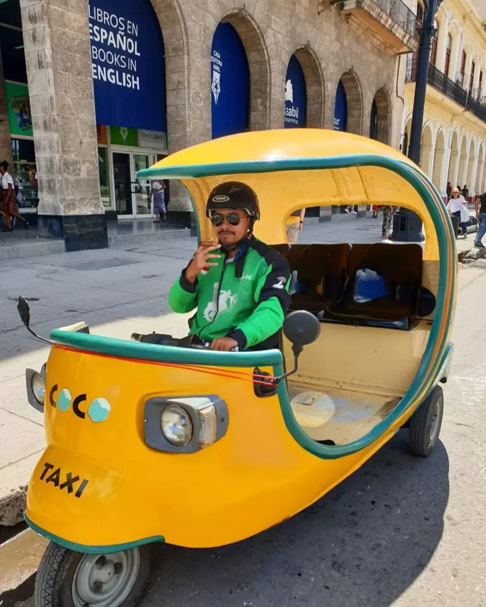 driver ojek cari penumpang kejauhan © berbagai sumber