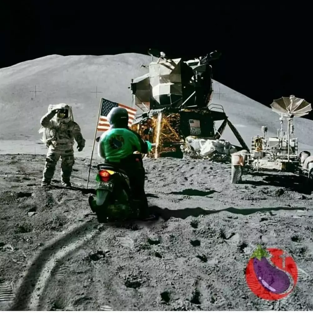 driver ojek cari penumpang kejauhan © berbagai sumber