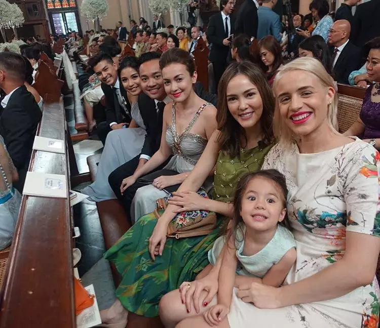 istri daniel bareng seleb lain  Instagram 