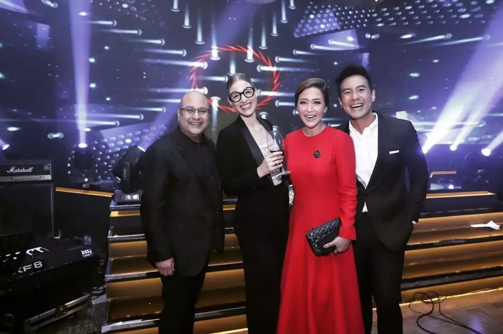 istri daniel bareng seleb lain  Instagram 