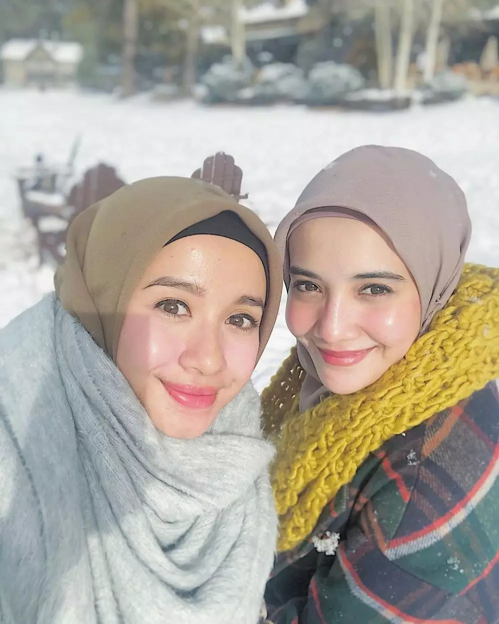 Zaskia dan Bella  Instagram  Zaskia dan Bella  Instagram