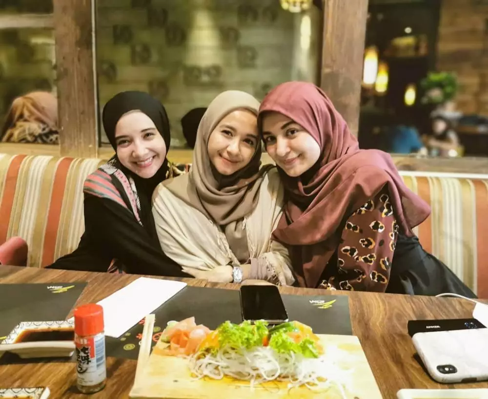 Zaskia dan Bella  Instagram  Zaskia dan Bella  Instagram