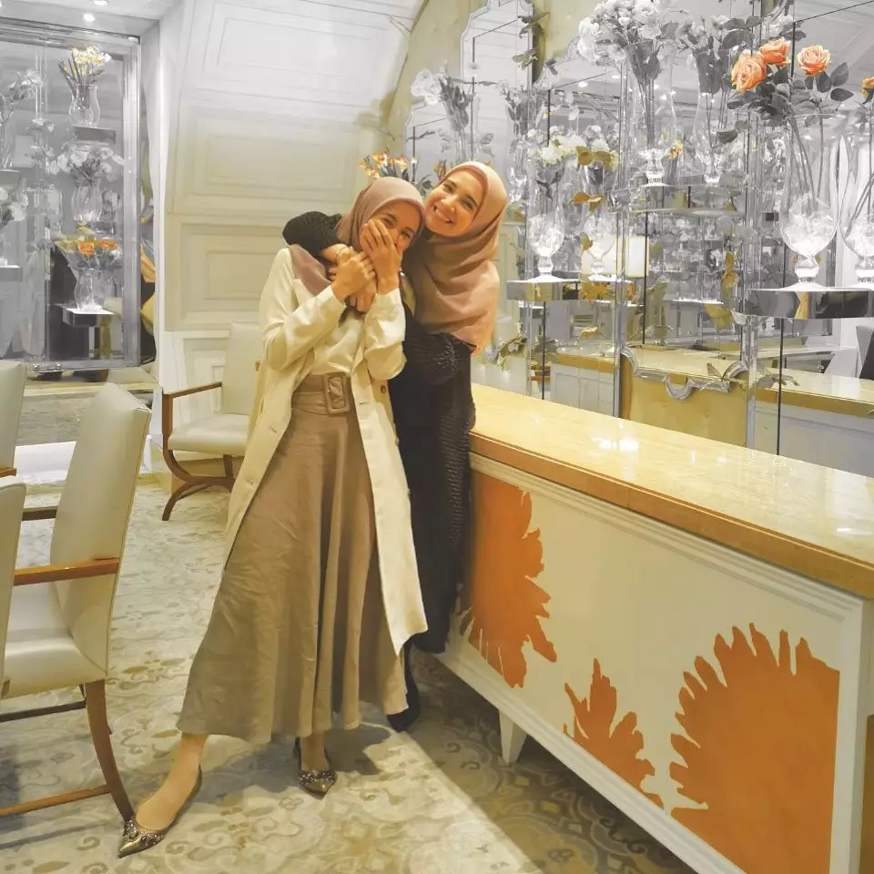 Zaskia dan Bella  Instagram  Zaskia dan Bella  Instagram