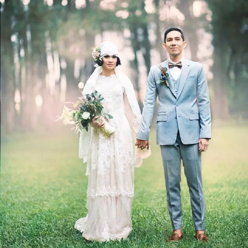 gaun pernikahan seleb outdoor  Instagram 