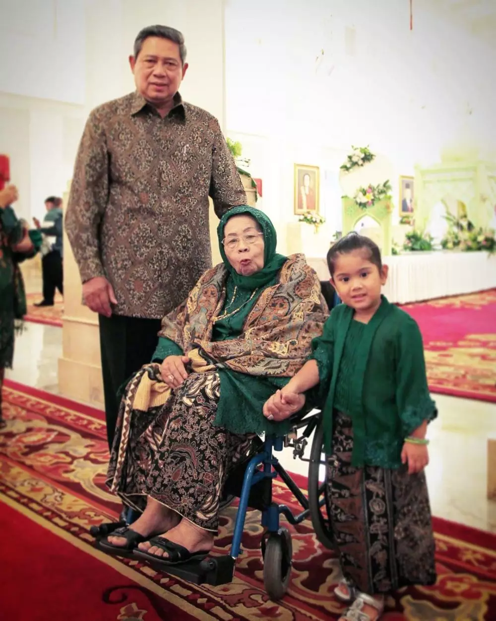 cucu Presiden pakai baju adat ini bikin gemas Instagram cucu Presiden pakai baju adat ini bikin gemas Instagram
