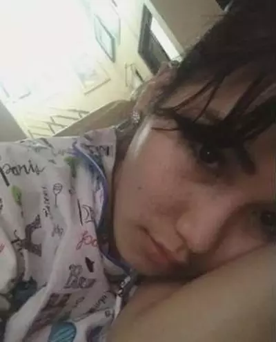 8 Potret muka bantal Ayu Ting Ting Instagram  8 Potret muka bantal Ayu Ting Ting Instagram