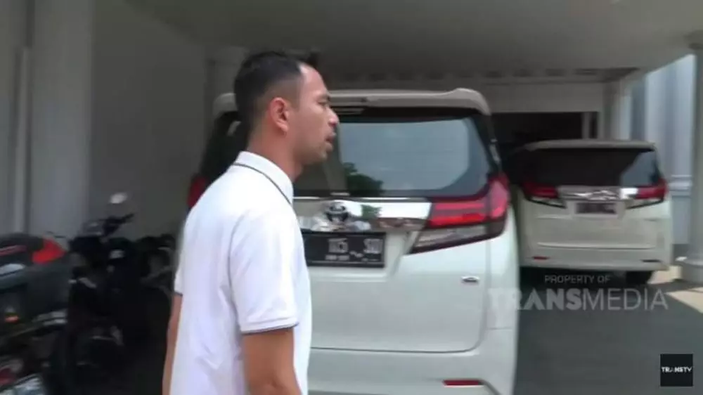 mobil suami iisdahlia keluarga © 2019 brilio.net