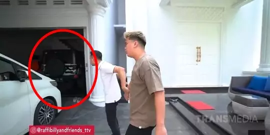 mobil suami iisdahlia keluarga © 2019 brilio.net