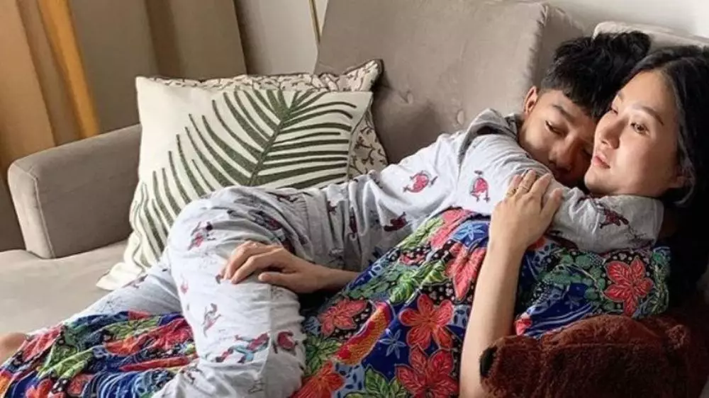 4 Tingkah Betrand Peto ke Sarwendah yang jadi sorotan netizen © 2019 brilio.net 4 Tingkah Betrand Peto ke Sarwendah yang jadi sorotan netizen © 2019 brilio.net