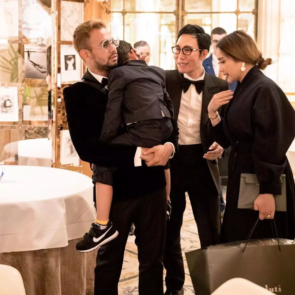 Ultah Otis di Paris  Instagram 