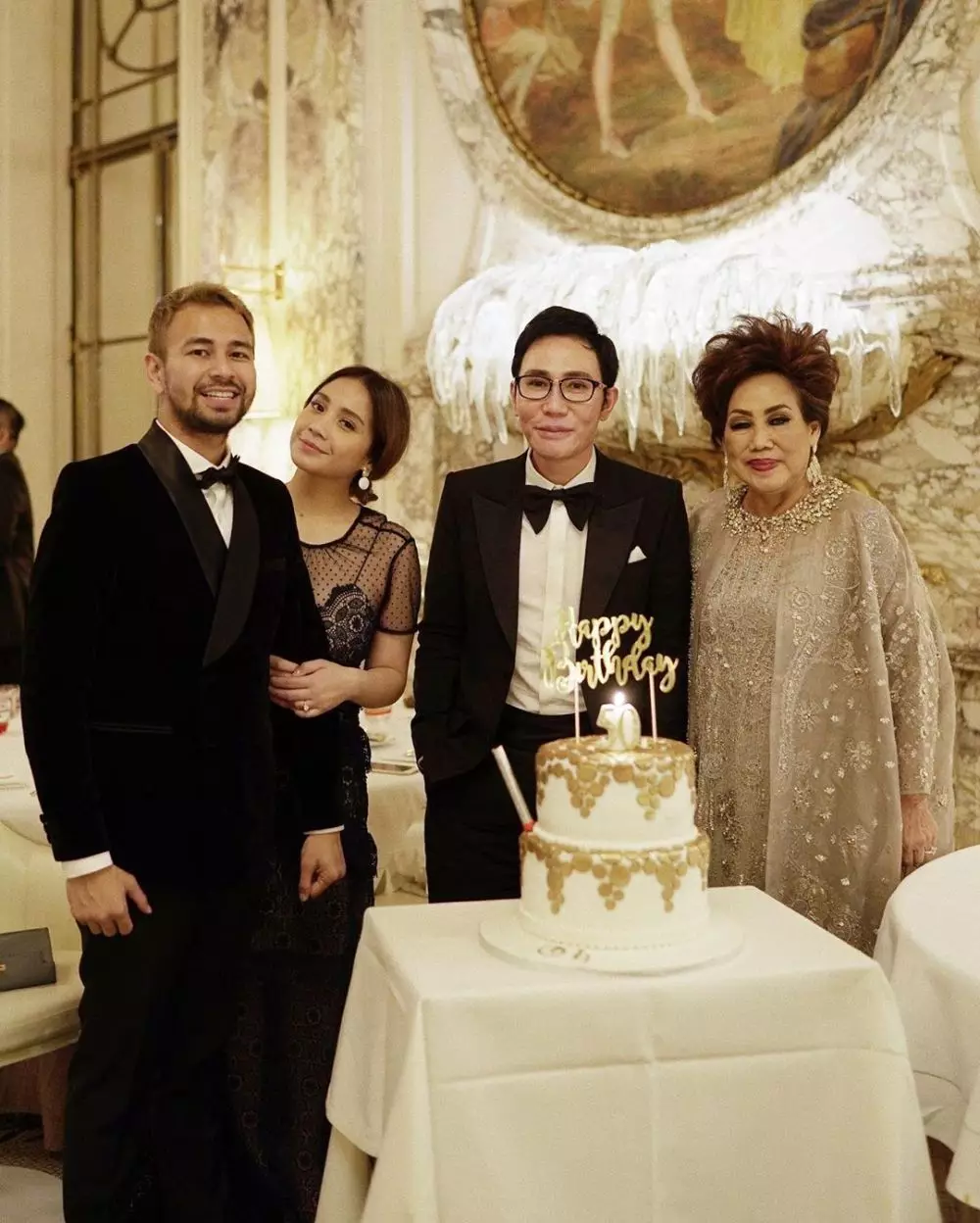 Ultah Otis di Paris  Instagram 