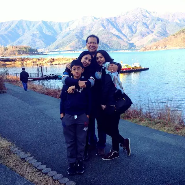 6 Potret kebersamaan Putri dan adiknya © 2019 brilio.net