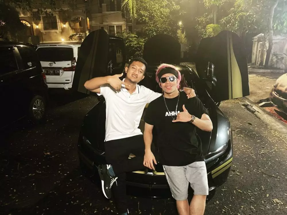 Tom Liwafa beli mobil Atta Halilintar © 2019 instagram.com