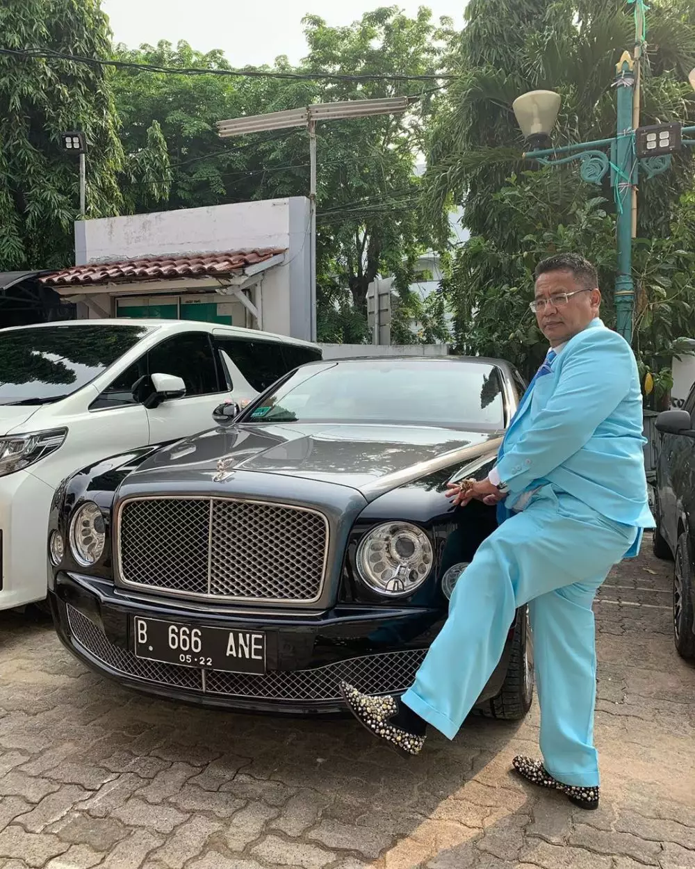 Syarat anak Hotman Paris dapat warisan © 2019 instagram.com