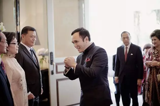 Pertunangan Adri Martowardjojo mantan Angel Pieters © 2019 instagram.com