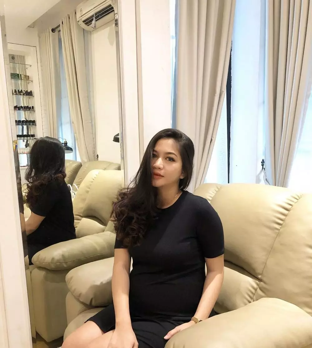 Gaya Eriska baby bump  Instagram 