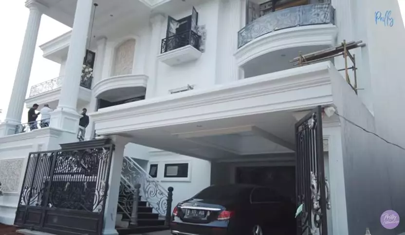 10 Potret rumah Prilly Latuconsina, megah bak istana Instagram/@prillylatuconsina96 10 Potret rumah Prilly Latuconsina, megah bak istana Instagram/@prillylatuconsina96