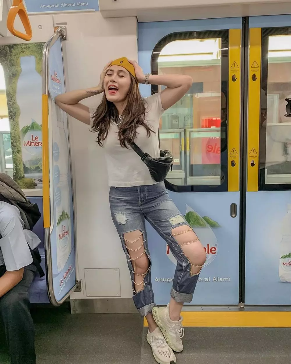 3 Postingan Angela Lee yang curi perhatian foto di SPBU Instagram/@angelalee87