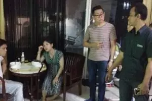 Viral detik-detik istri tega pukuli suami penderita stroke