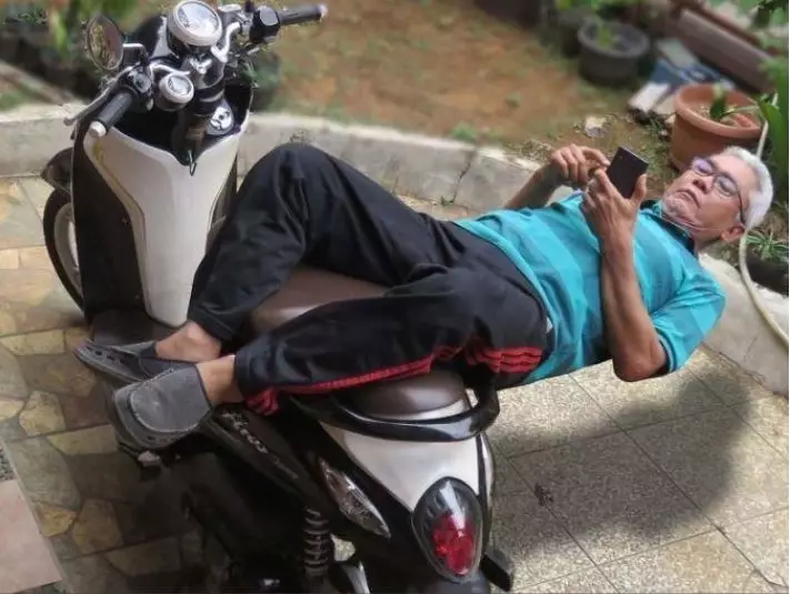 pose bapak foto © 2019 brilio.net