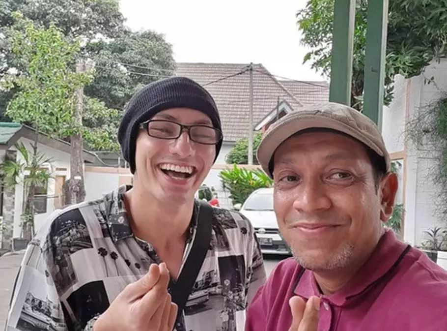 dylan carr ke lokasi syuting  Instagram dylan carr ke lokasi syuting  Instagram