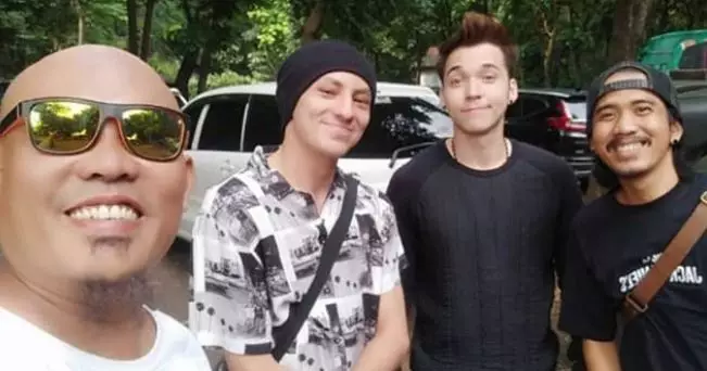 dylan carr ke lokasi syuting  Instagram dylan carr ke lokasi syuting  Instagram