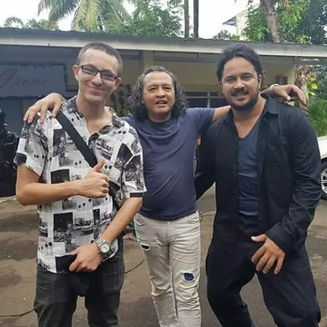 dylan carr ke lokasi syuting  Instagram dylan carr ke lokasi syuting  Instagram