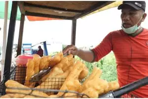 Cakwe Pak Ahmad, cakwe viral yang jualan 3 jam langsung ludes