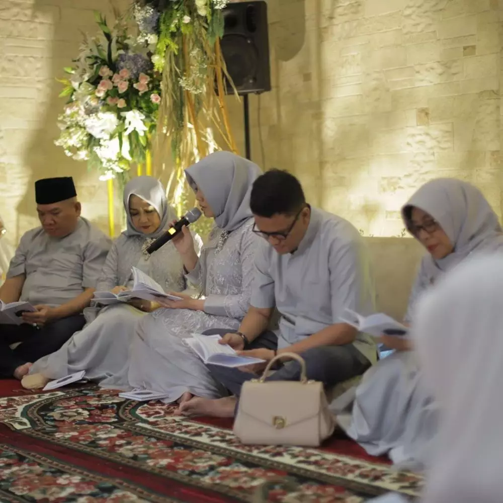 6 Potret tasyakuran kehamilan Tipang istri Arief Muhammad © 2019 instagram.com