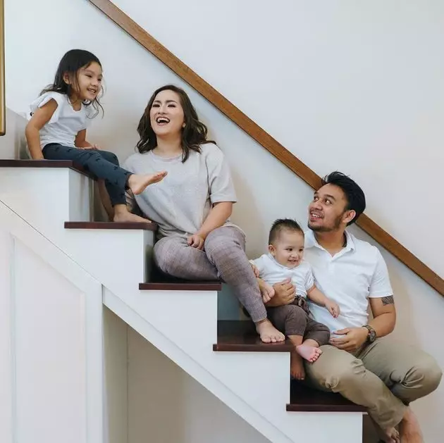 7 Potret terbaru Igo jaura Indonesian Idol 2010, manglingi © 2019 instagram.com 7 Potret terbaru Igo jaura Indonesian Idol 2010, manglingi © 2019 instagram.com