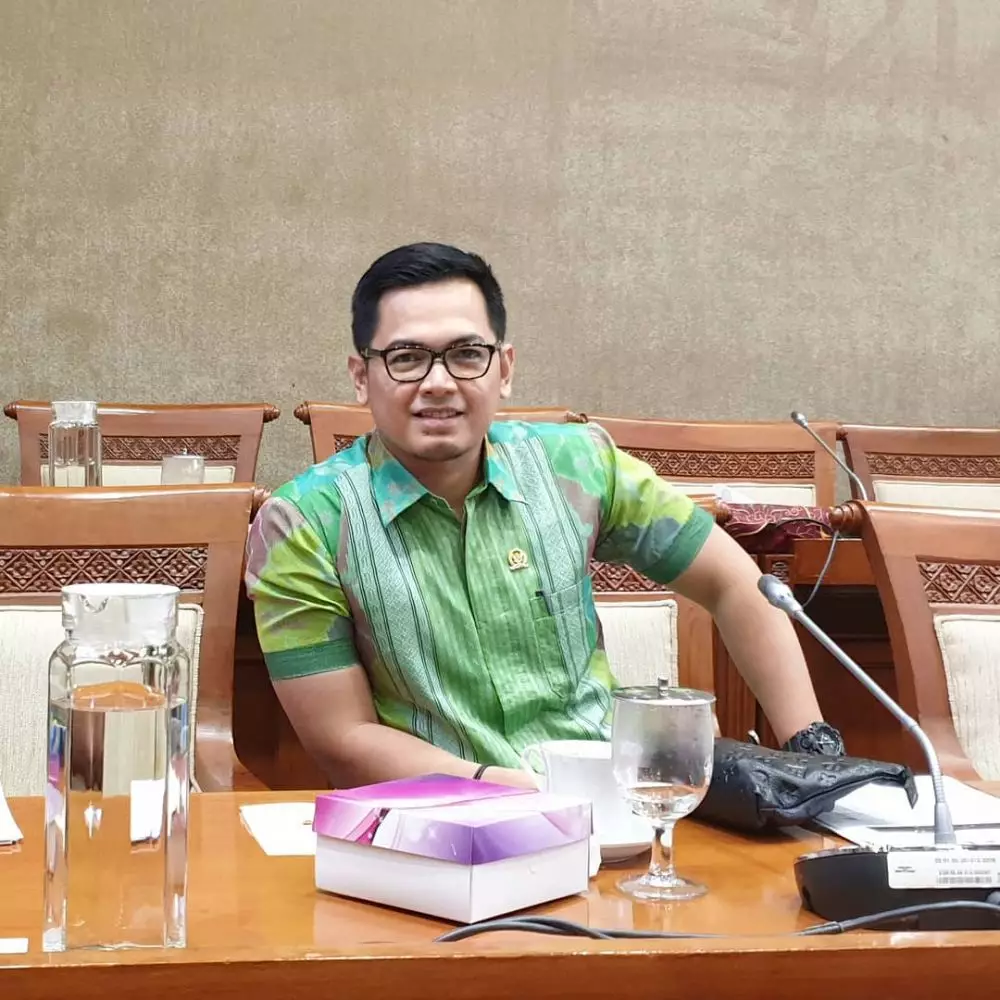 seleb ngantor dpr © 2019 brilio.net