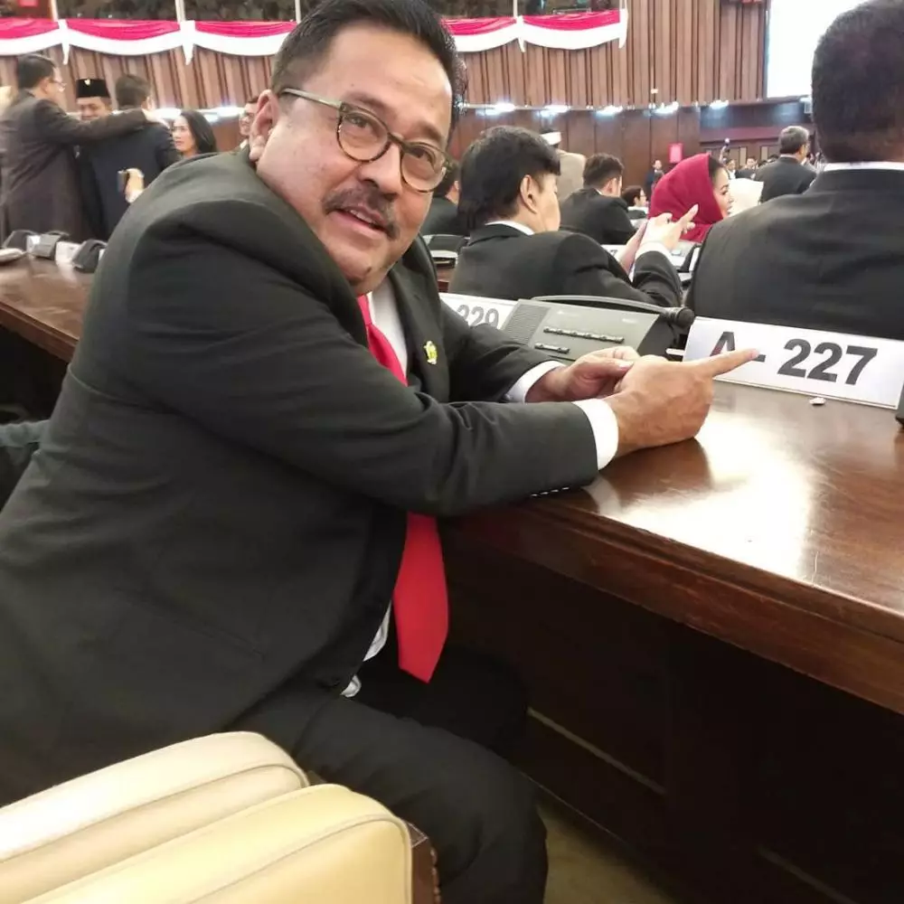 seleb ngantor dpr © 2019 brilio.net