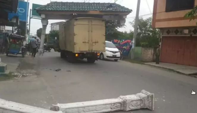 foto lucu benda nyangkut garuk © berbagai sumber foto lucu benda nyangkut garuk © berbagai sumber