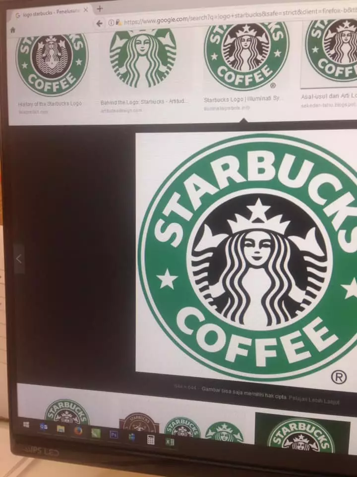 tutorial nyeleneh starbucks sobat misqueen © Facebook/awankwunk tutorial nyeleneh starbucks sobat misqueen © Facebook/awankwunk