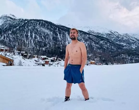 raffi ahmad main salju  Instagram