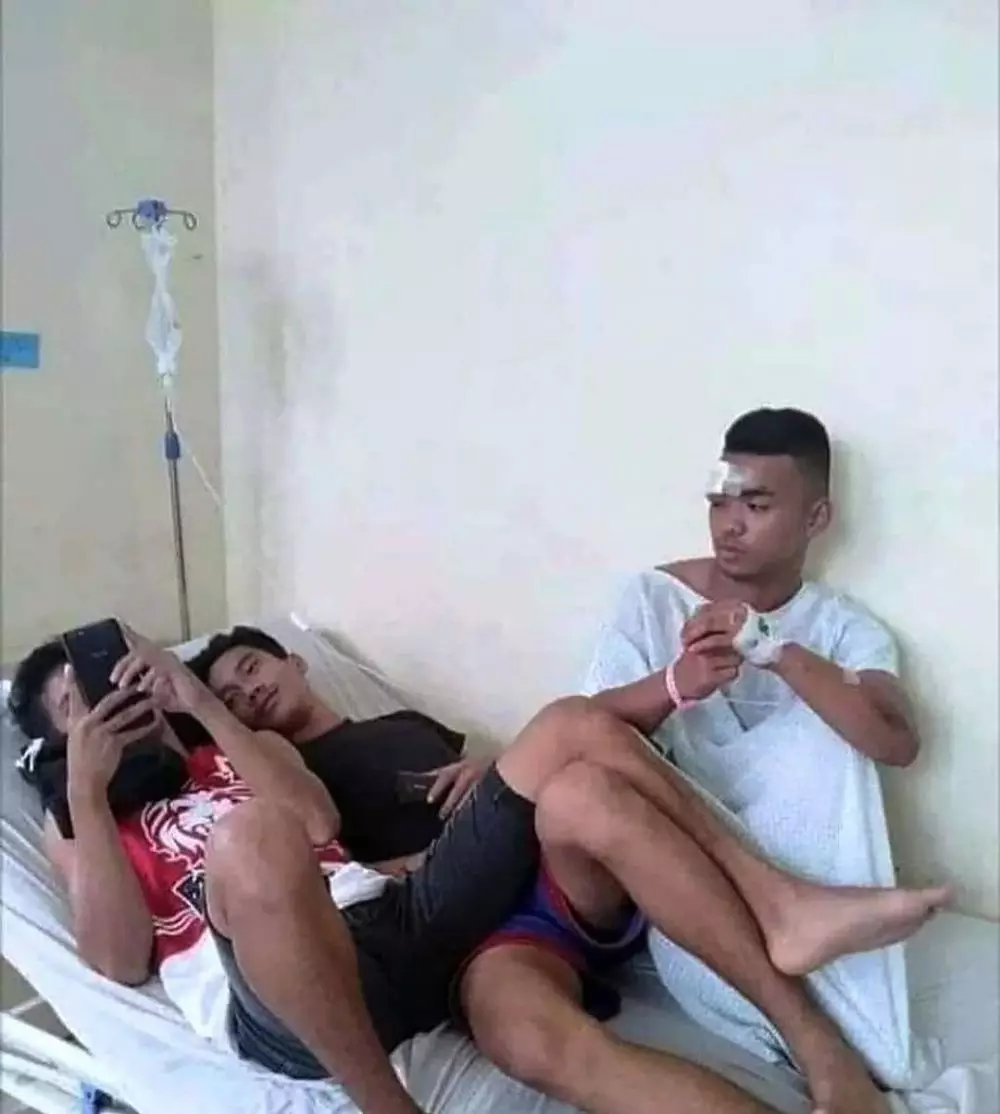 pasrah sama keadaan lucu sedih ketawa © berbagai sumber