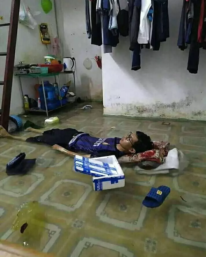 pasrah sama keadaan lucu sedih ketawa © berbagai sumber