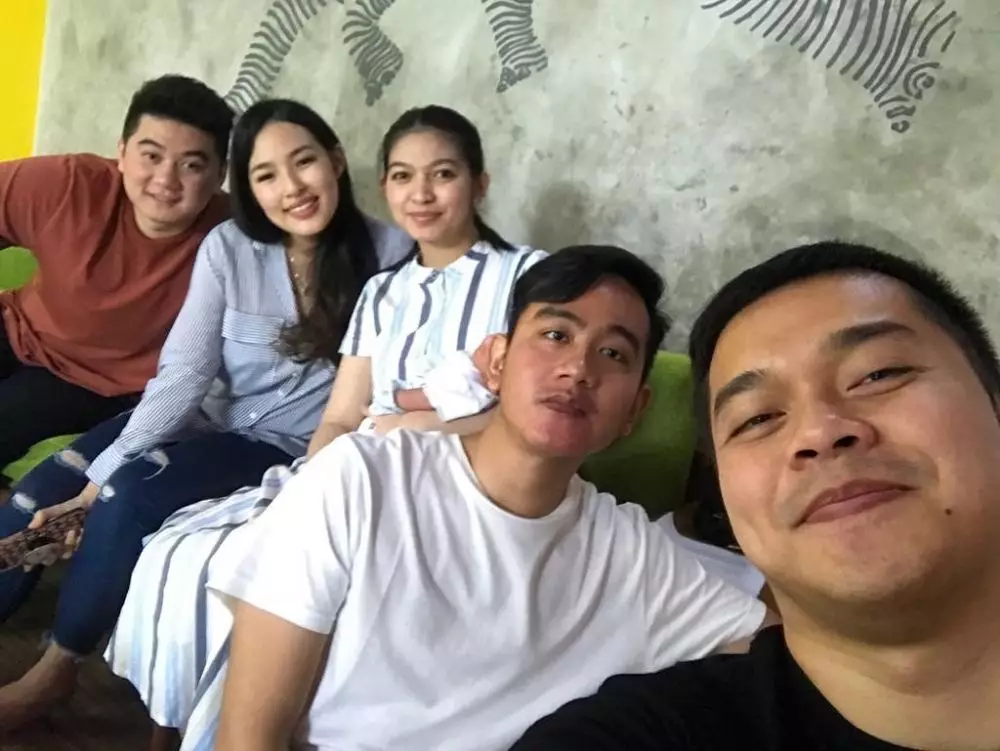 persahabatan arnold gibran kaesang © 2019 brilio.net