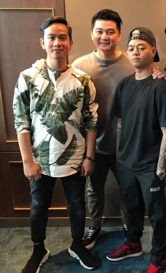 persahabatan arnold gibran kaesang © 2019 brilio.net