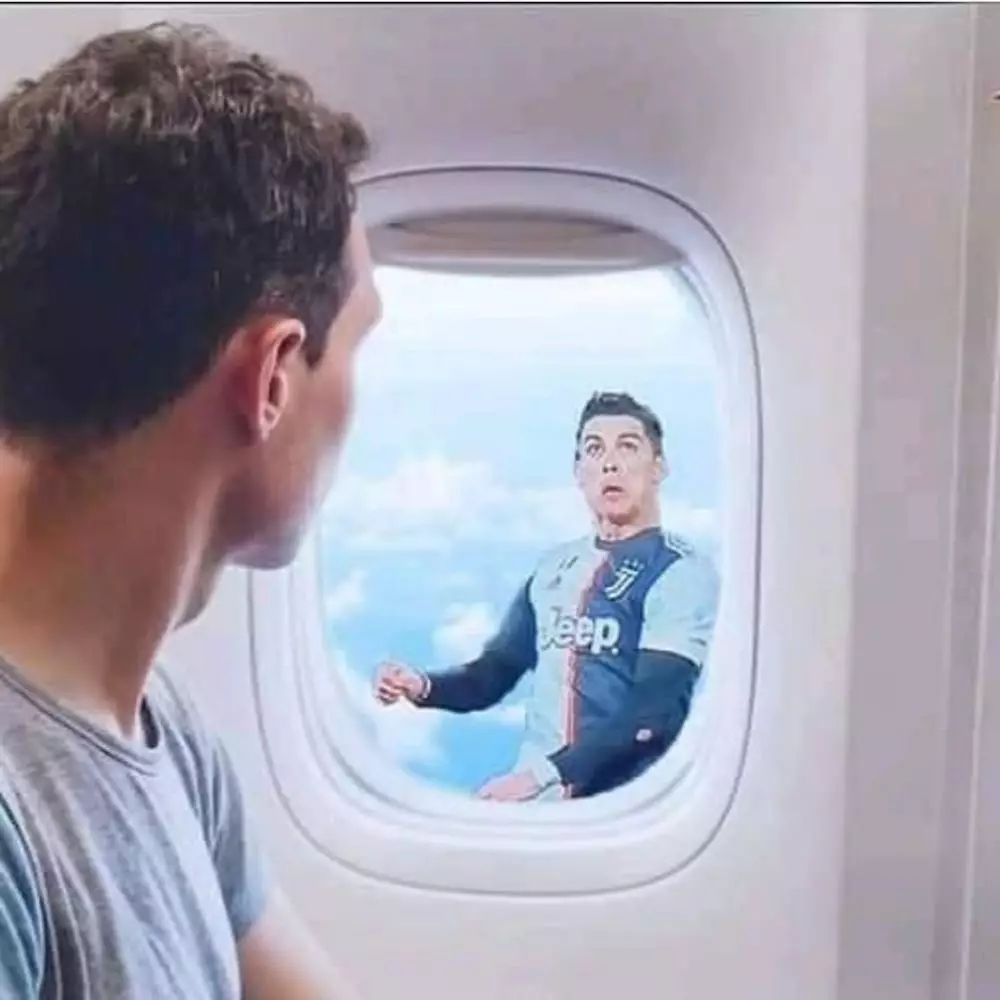 meme lucu lompatan fantastis ronaldo © berbagai sumber meme lucu lompatan fantastis ronaldo © berbagai sumber