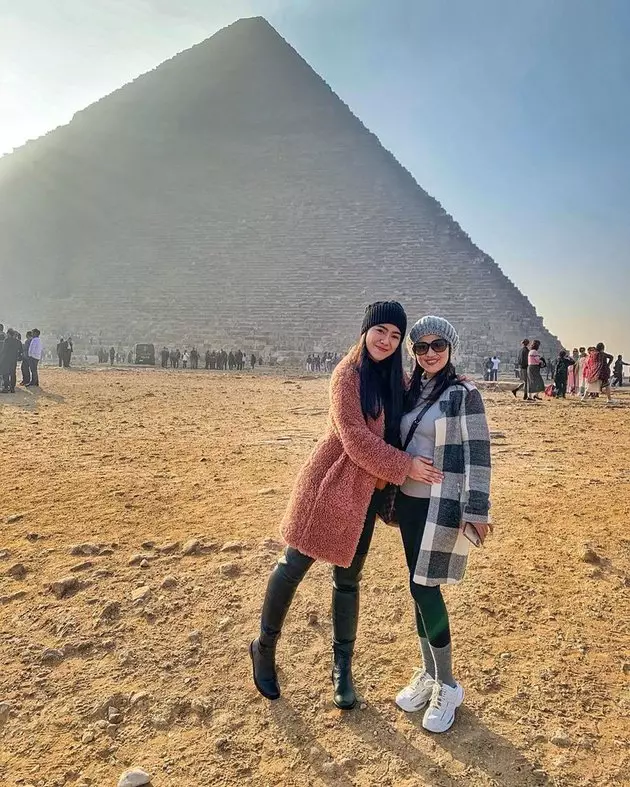 7 Potret liburan Felicya Angelista di Mesir, impian jadi nyata © 2019 instagram.com 7 Potret liburan Felicya Angelista di Mesir, impian jadi nyata © 2019 instagram.com