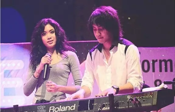 7 Potret kedekatan Kevin Aprilio & Widi, akui seperti suami istri © 2019 instagram.com 7 Potret kedekatan Kevin Aprilio & Widi, akui seperti suami istri © 2019 instagram.com