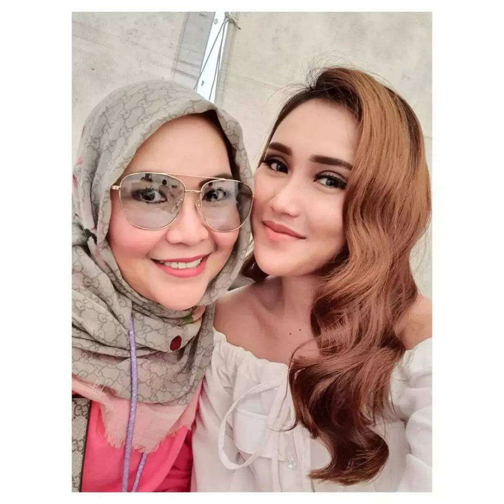 Unggahan seleb cantik Hari Ibu Instagram  Unggahan seleb cantik Hari Ibu Instagram