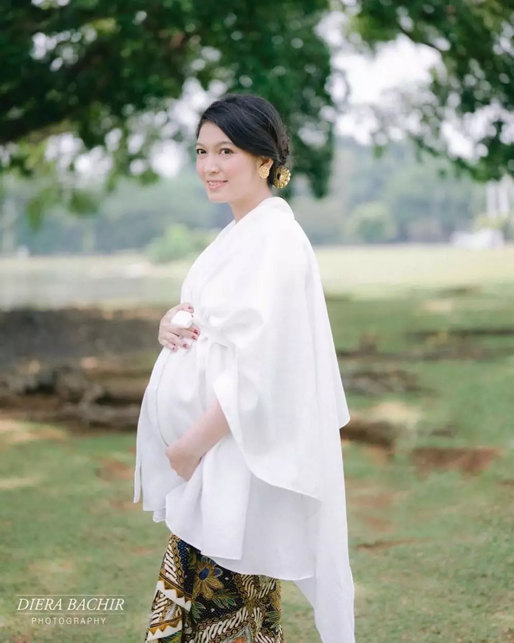 Iriana Jokowi, Selvi, & Kahiyang di Hari Ibu © 2019 Instagram