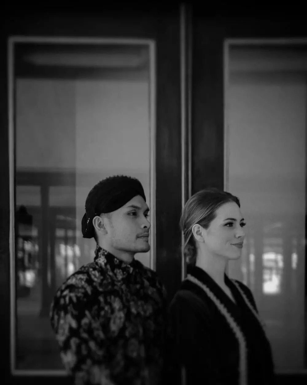 9 Gaya Randy Pangalila dan istri pakai kebaya instagram  9 Gaya Randy Pangalila dan istri pakai kebaya instagram