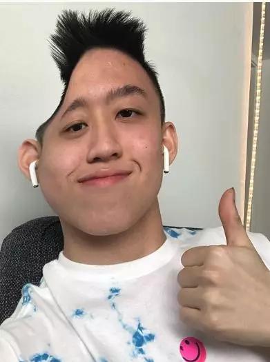 7 Aksi lucu rapper Rich Brian © 2019 brilio.net